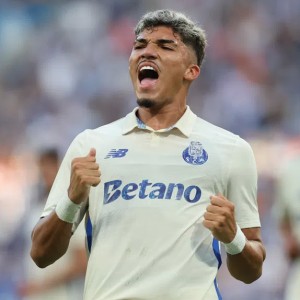 波尔图巴西新星：全情投入超越一切，愿我们共创辉煌赛季