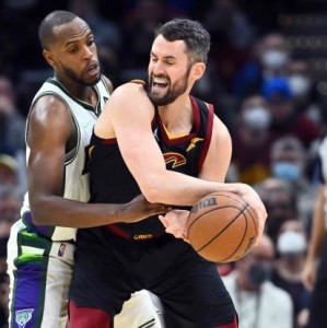 开云在线-主场掀翻三核鹿！骑士持续制造惊喜已进东部前三